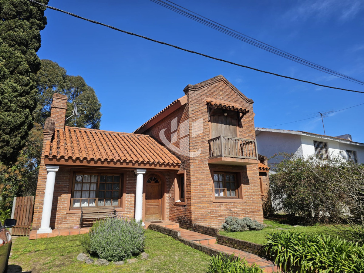 Casa ID.2864 - Casa en venta - Playa Mansa, Parada 19 | California Park
