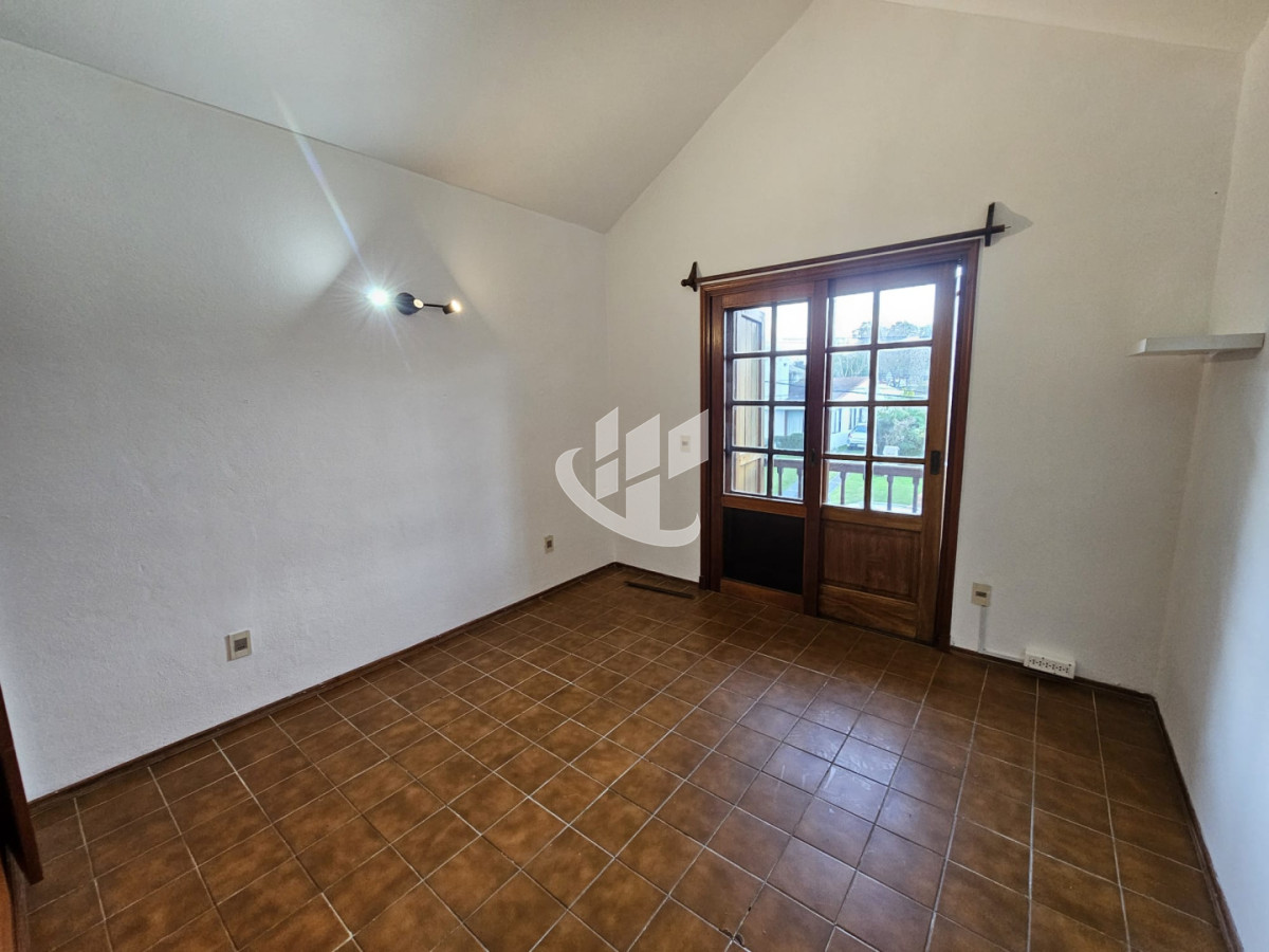 Casa ID.2864 - Casa en venta - Playa Mansa, Parada 19 | California Park