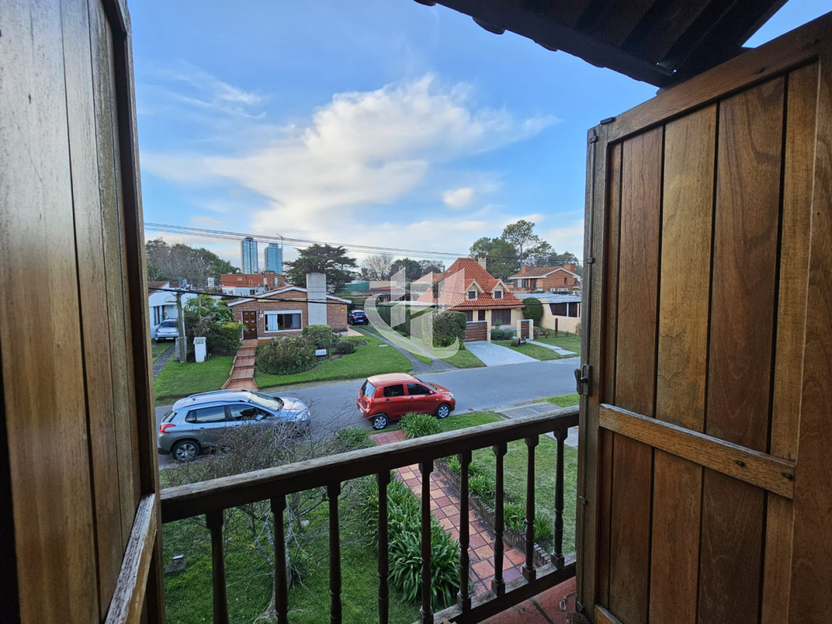 Casa ID.2864 - Casa en venta - Playa Mansa, Parada 19 | California Park