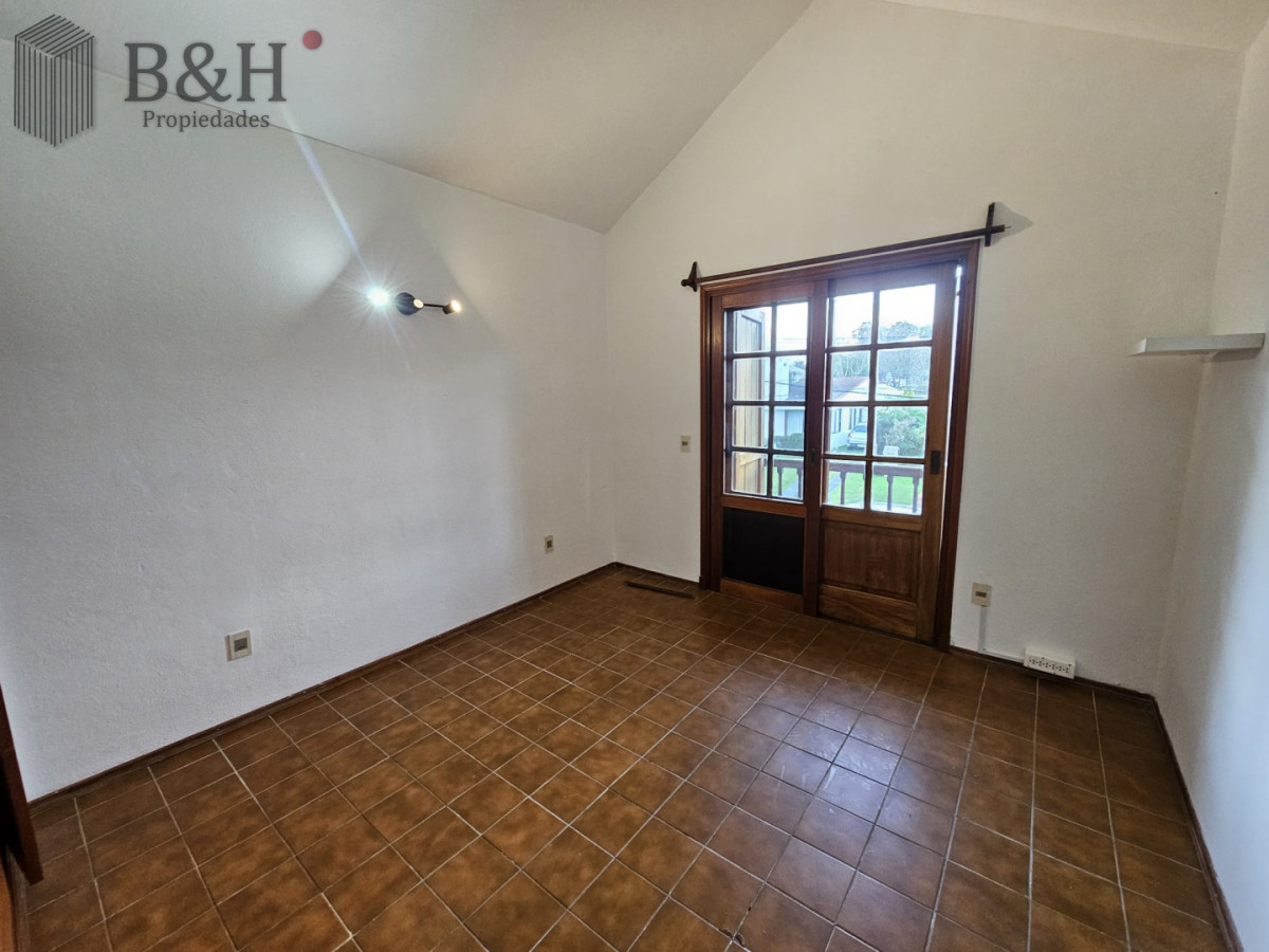 Casa ID.8034 - Casa en venta - Playa Mansa, Parada 19 | California Park