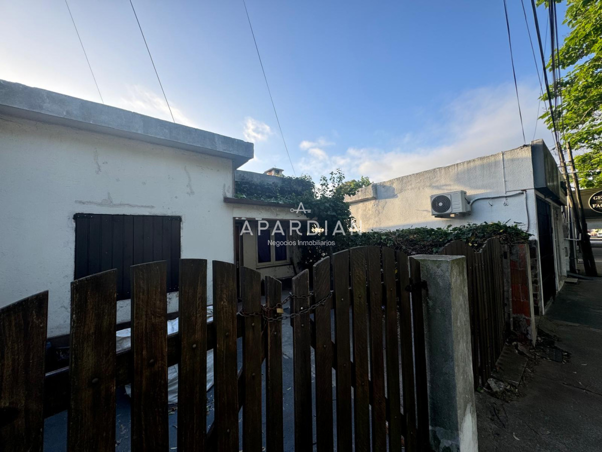 Casa ID.21096958 - CASA MAS DOS APARTAMENTOS EN VENTA CENTRO MALDONADO
