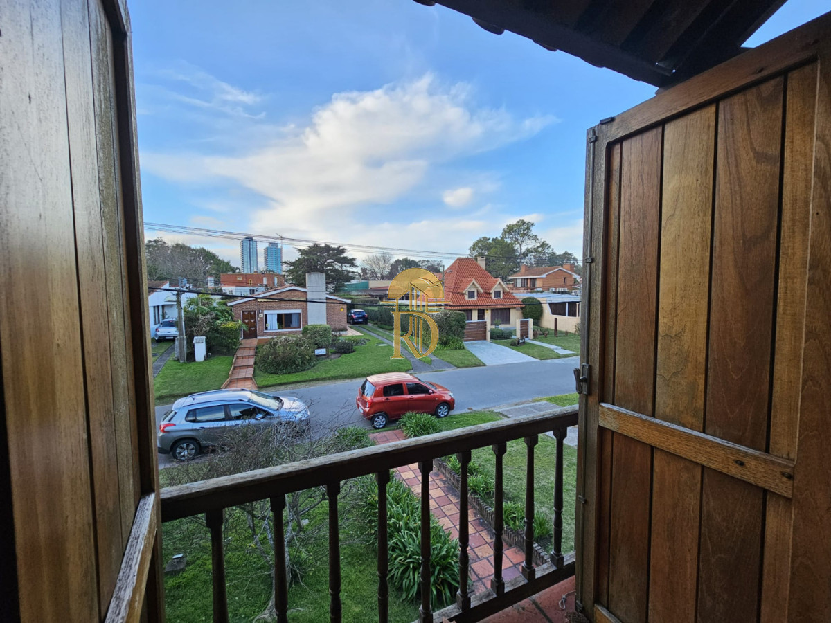 Casa en venta - Playa Mansa, Parada 19 | California Park -id-1030-14