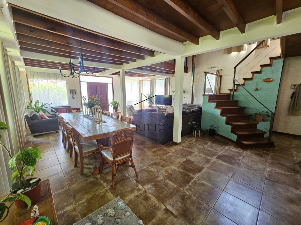 Casa ID.286 - CASA 5 DORMITORIOS EN LAUSANA 