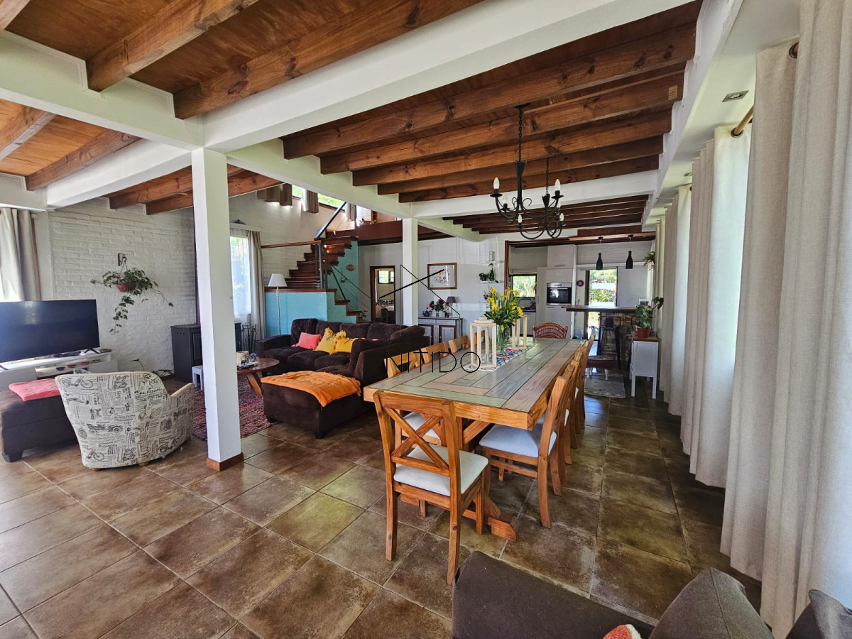 Casa ID.286 - CASA 5 DORMITORIOS EN LAUSANA 