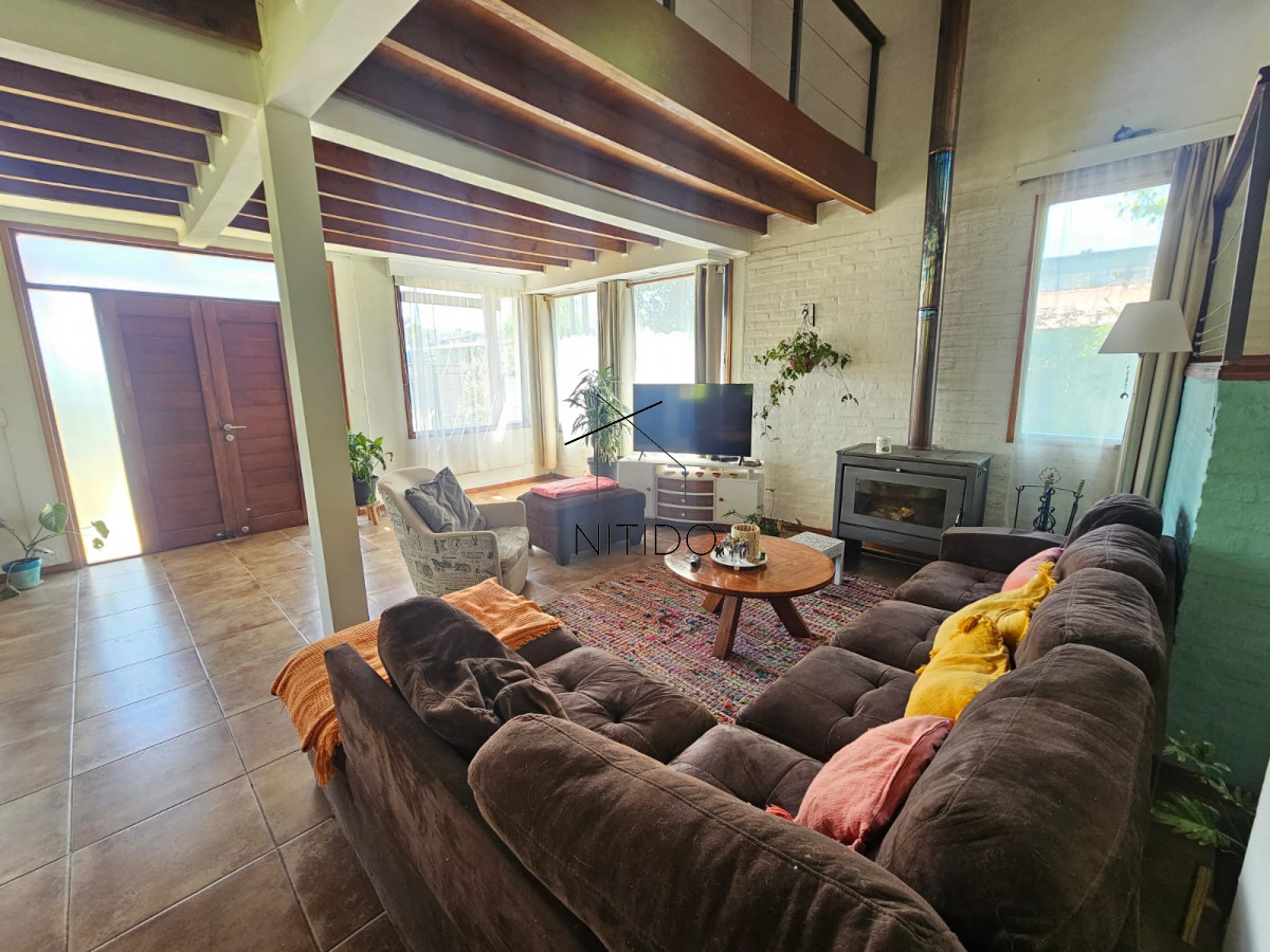 Casa ID.286 - CASA 5 DORMITORIOS EN LAUSANA 