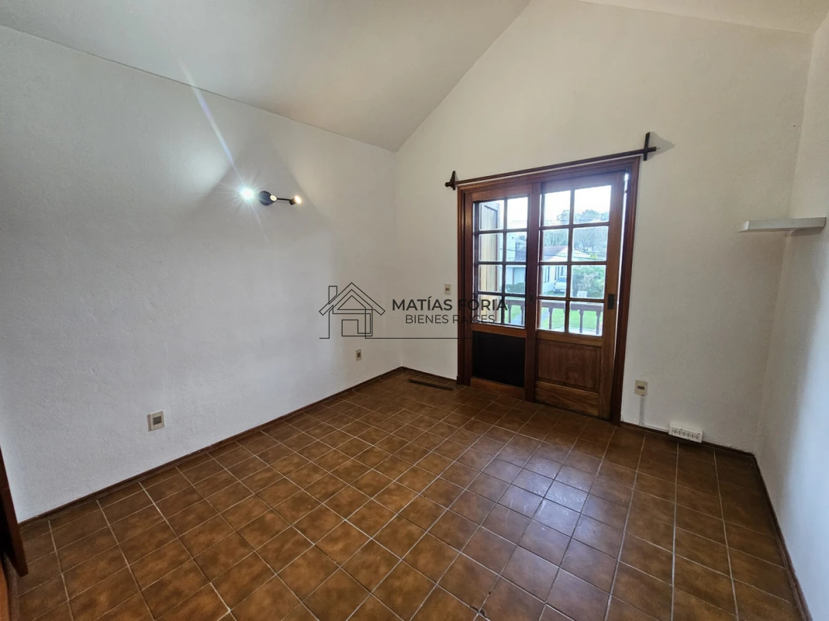 Casa ID.274 - Casa en venta - Playa Mansa, Parada 19 | California Park