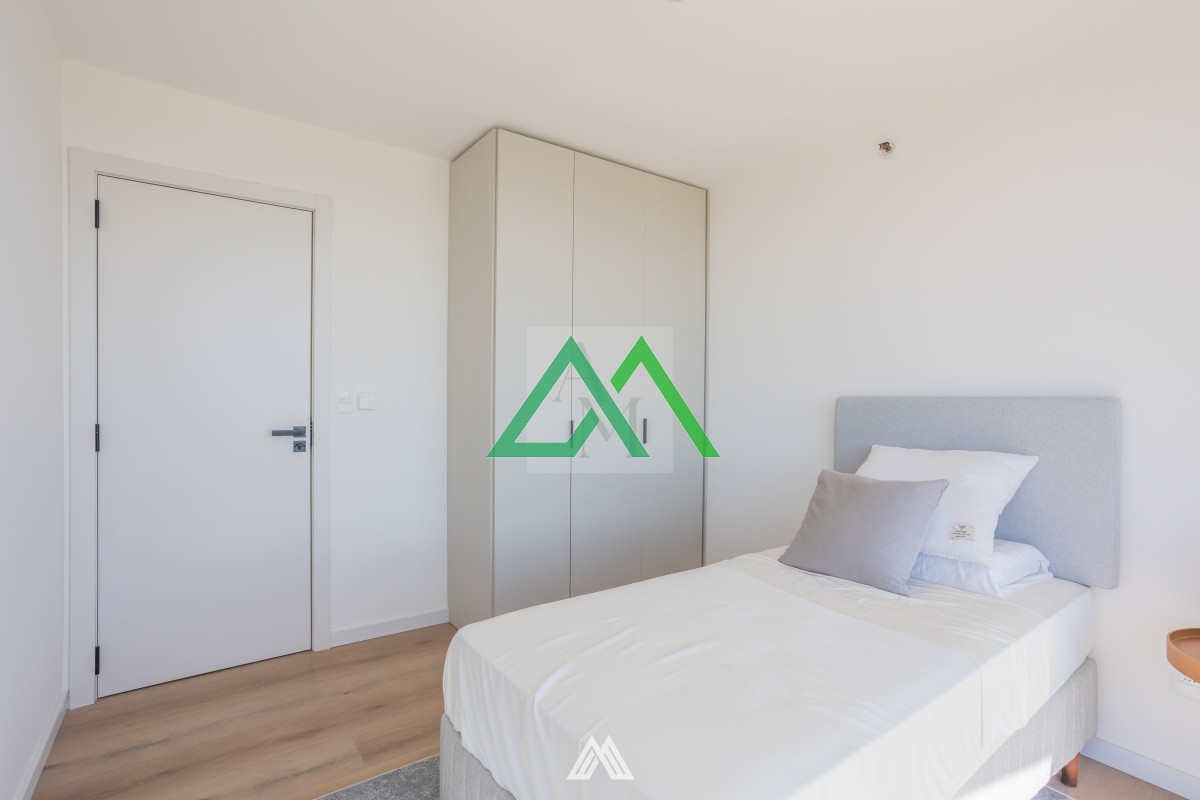 Apartamento ID.49 - Venta de apto de 3 dormitorios y doble garaje, en Carrasco Este
