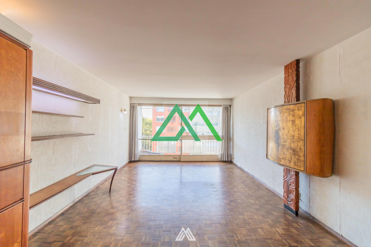 Apartamento ID.97 - Venta de espectacular planta sobre Bulevar España  y Benito Banco, edificio esquina, vista al mar.