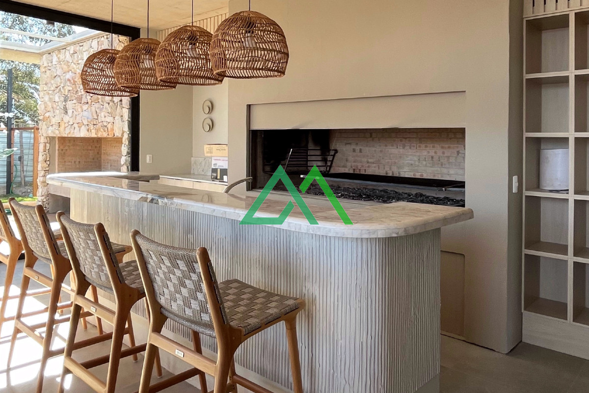 Apartamento ID.28 - Espectacular  apto con tres dormitorios y tres baño cerca de  todo 