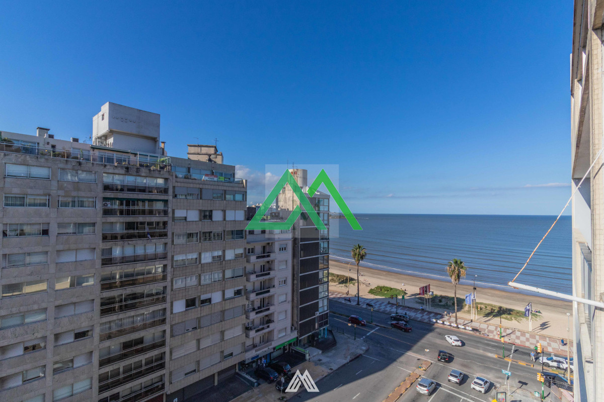 Apartamento ID.97 - Venta de espectacular planta sobre Bulevar España  y Benito Banco, edificio esquina, vista al mar.