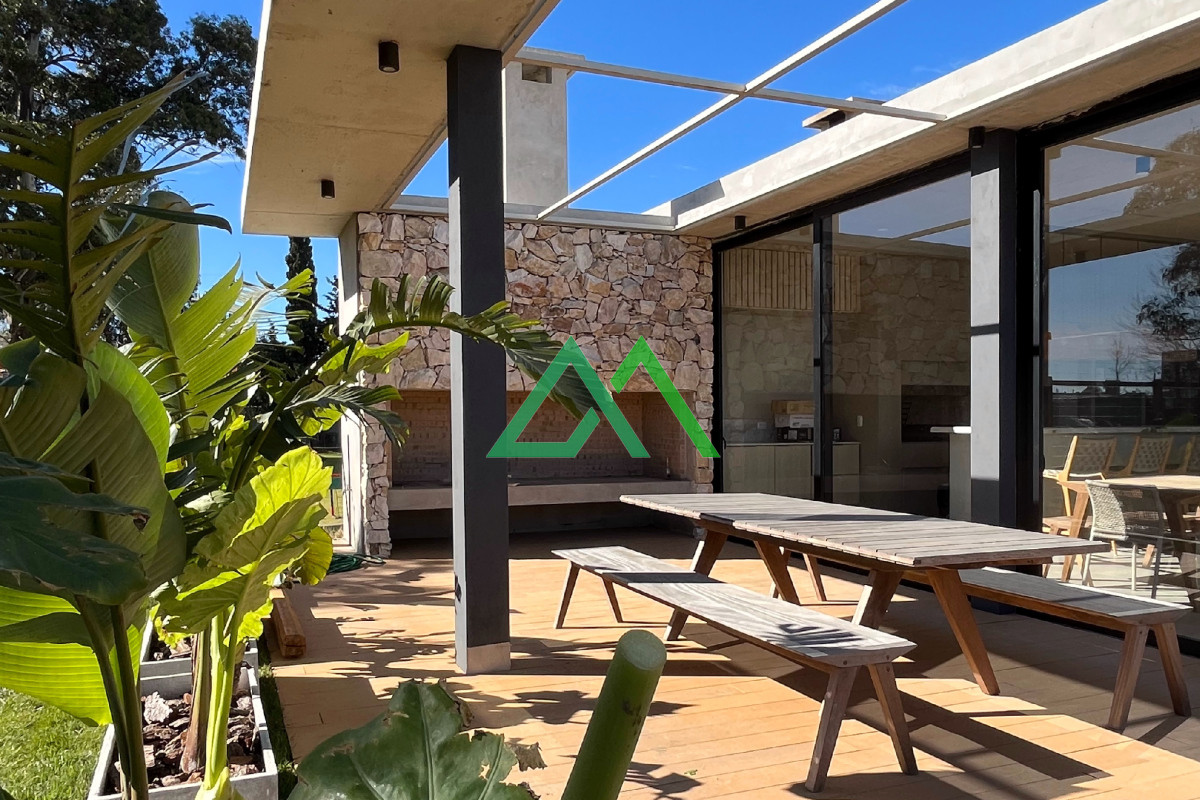 Apartamento ID.28 - Espectacular  apto con tres dormitorios y tres baño cerca de  todo 