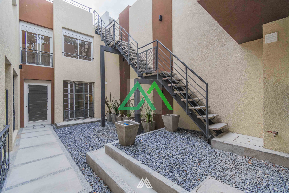 Apartamento ID.44 - Venta de espectacular duplex de dos dormitorios en Tres Cruces ANV