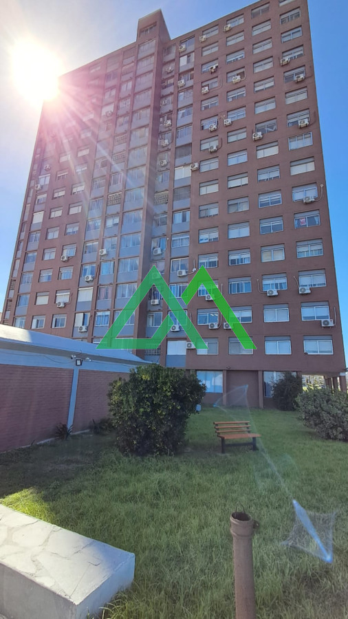 Apartamento ID.77 - VENTA DE APARTAMENTO 4 DORMITORIOS VISTA A LA RAMBLA