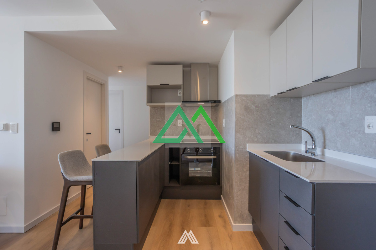 Apartamento ID.49 - Venta de apto de 3 dormitorios y doble garaje, en Carrasco Este