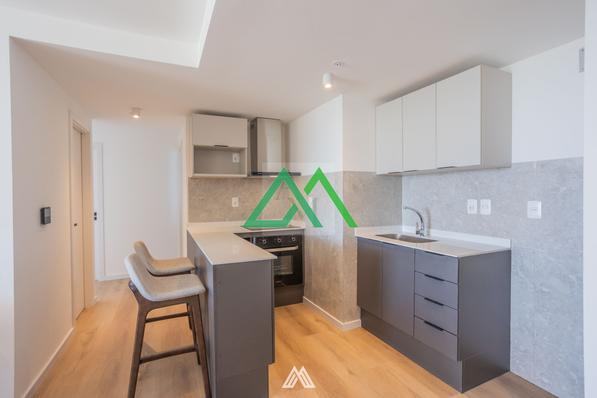 Apartamento ID.49 - Venta de apto de 3 dormitorios y doble garaje, en Carrasco Este