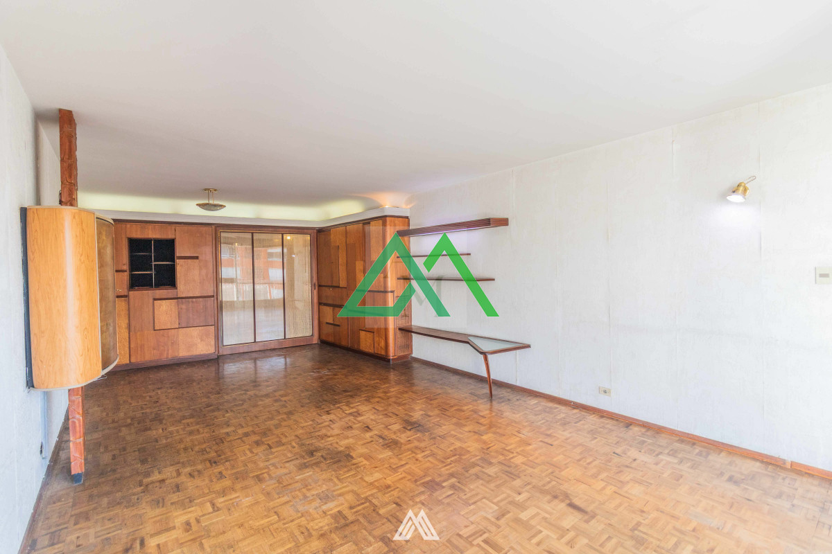 Apartamento ID.97 - Venta de espectacular planta sobre Bulevar España  y Benito Banco, edificio esquina, vista al mar.