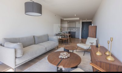 Venta de apto de 3 dormitorios y doble garaje, en Carrasco Este