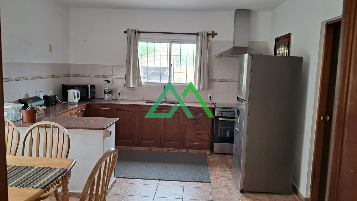Casa ID.94 - VENTA DE CASA DE 3 DORMITORIOS con GRAN TERRENO 