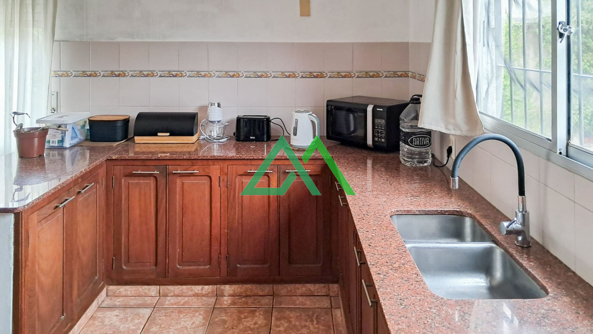 Casa ID.94 - VENTA DE CASA DE 3 DORMITORIOS + TERRENO  