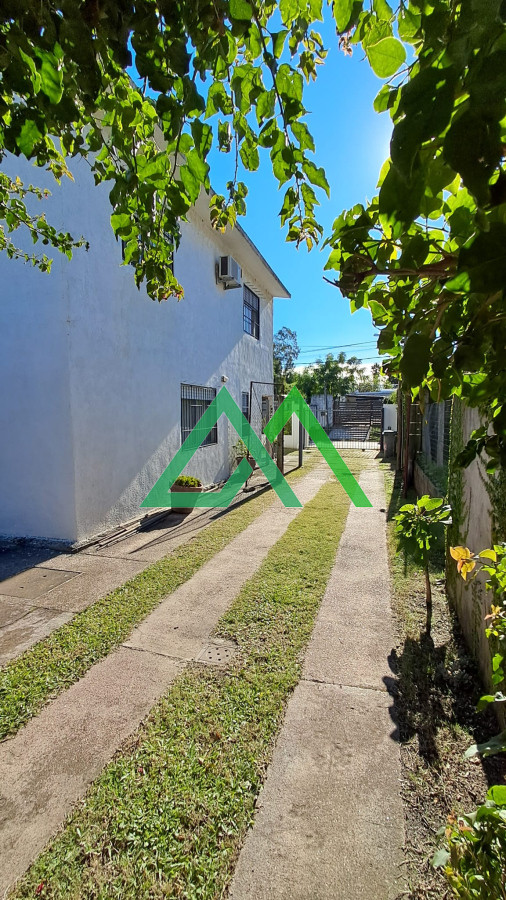 Casa ID.94 - VENTA DE CASA DE 3 DORMITORIOS con GRAN TERRENO 