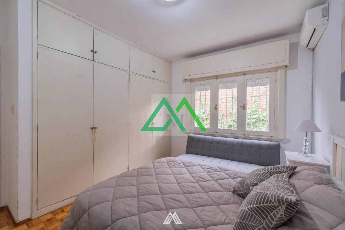 Casa ID.4 - Venta de ph altos a dos cuadras del mar, Malvin, tres dormitorios con garage.