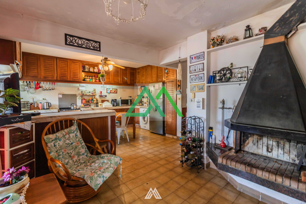 Casa ID.93 - Venta de casa 4 dormitorios, piscina , fondo en Parque Batlle