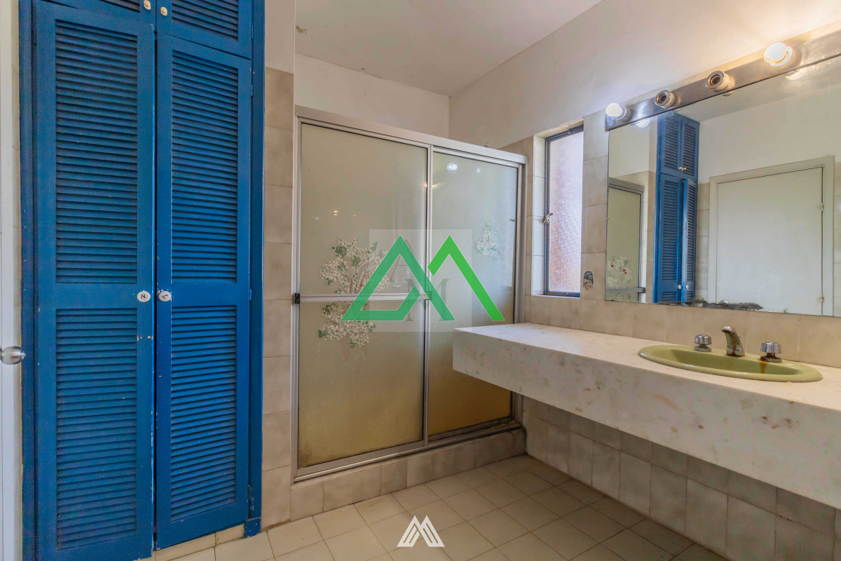 Casa ID.93 - Venta de casa 4 dormitorios, piscina , fondo en Parque Batlle