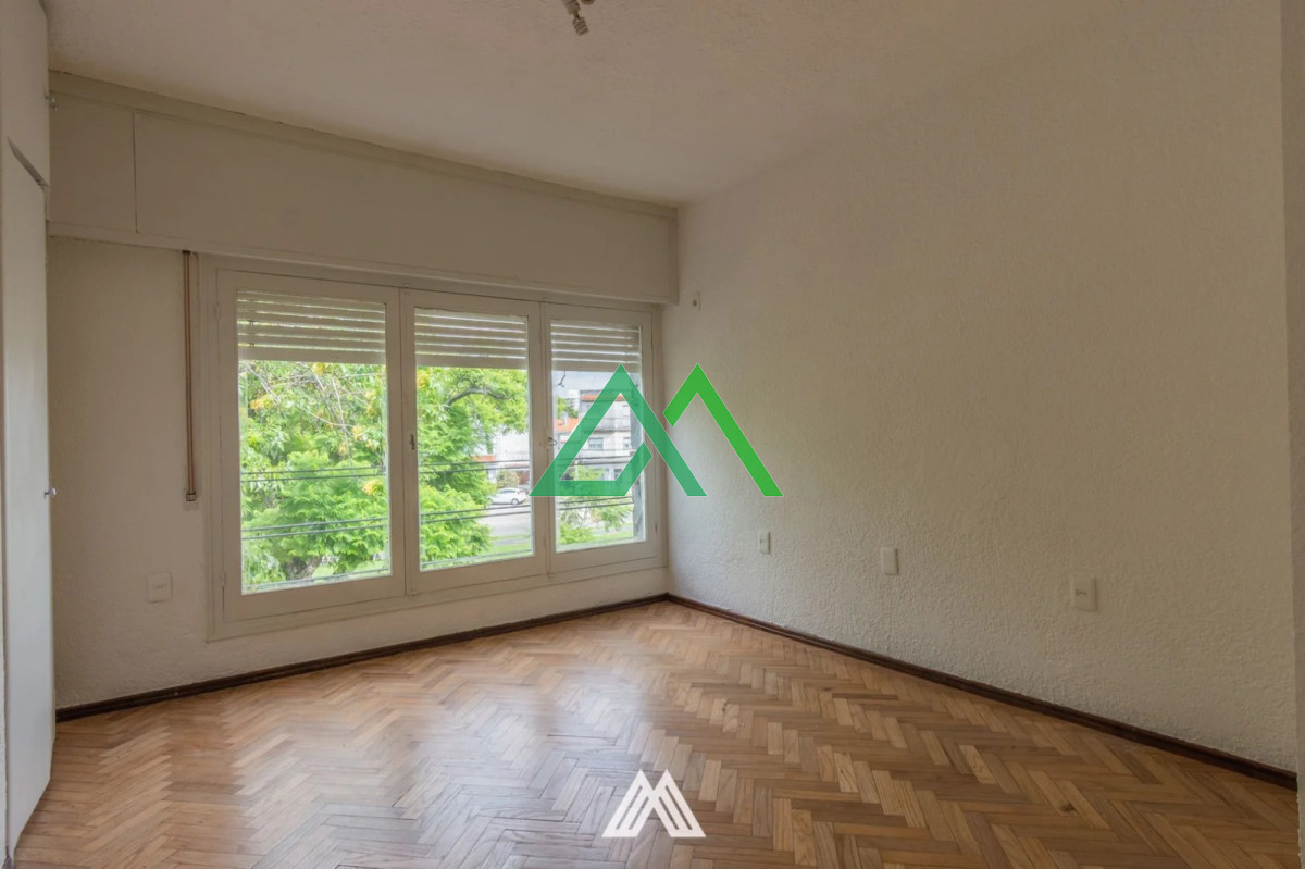 Casa ID.23 - Venta de PH , dos dormitorios, Garaje, play room, dos baños, terraza, excelente estado, rentada en U%S 38000