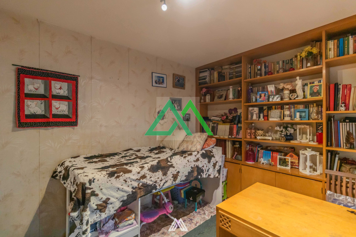Casa ID.93 - Venta de casa 4 dormitorios, piscina , fondo en Parque Batlle