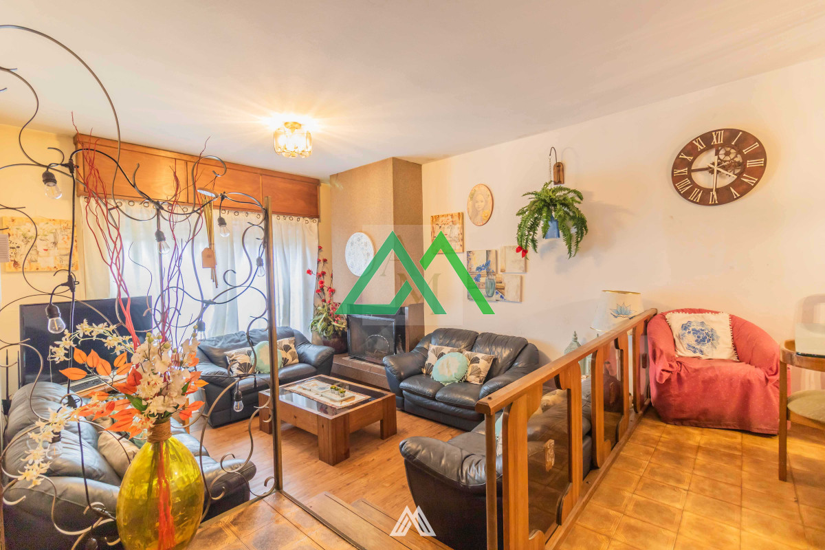 Casa ID.93 - Venta de casa 4 dormitorios, piscina , fondo en Parque Batlle