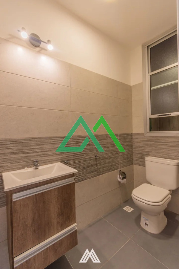 Casa ID.23 - Venta de PH , dos dormitorios, Garaje, play room, dos baños, terraza, excelente estado, rentada en U%S 38000