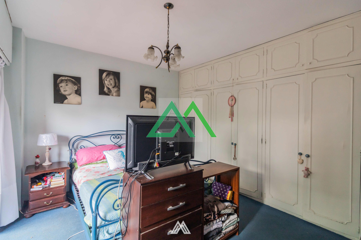 Casa ID.93 - Venta de casa 4 dormitorios, piscina , fondo en Parque Batlle