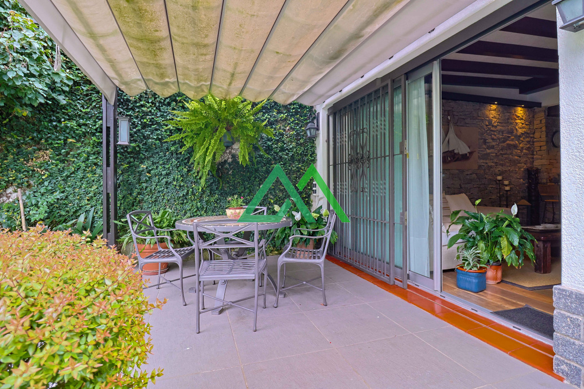 Casa ID.3 - Venta de espectacular casa padrón único, con gran fondo con piscina. Para entrar!!!!!!!!