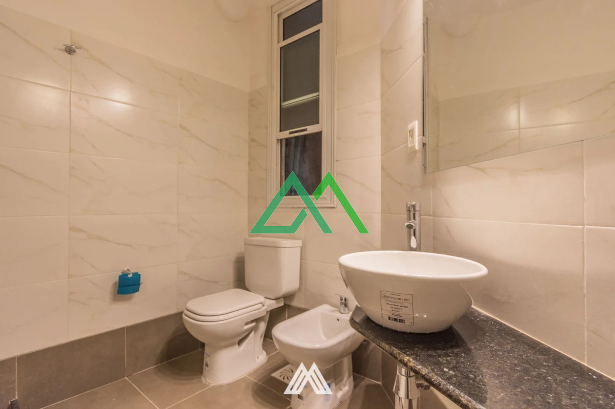 Casa ID.23 - Venta de PH , dos dormitorios, Garaje, play room, dos baños, terraza, excelente estado, rentada en U%S 38000