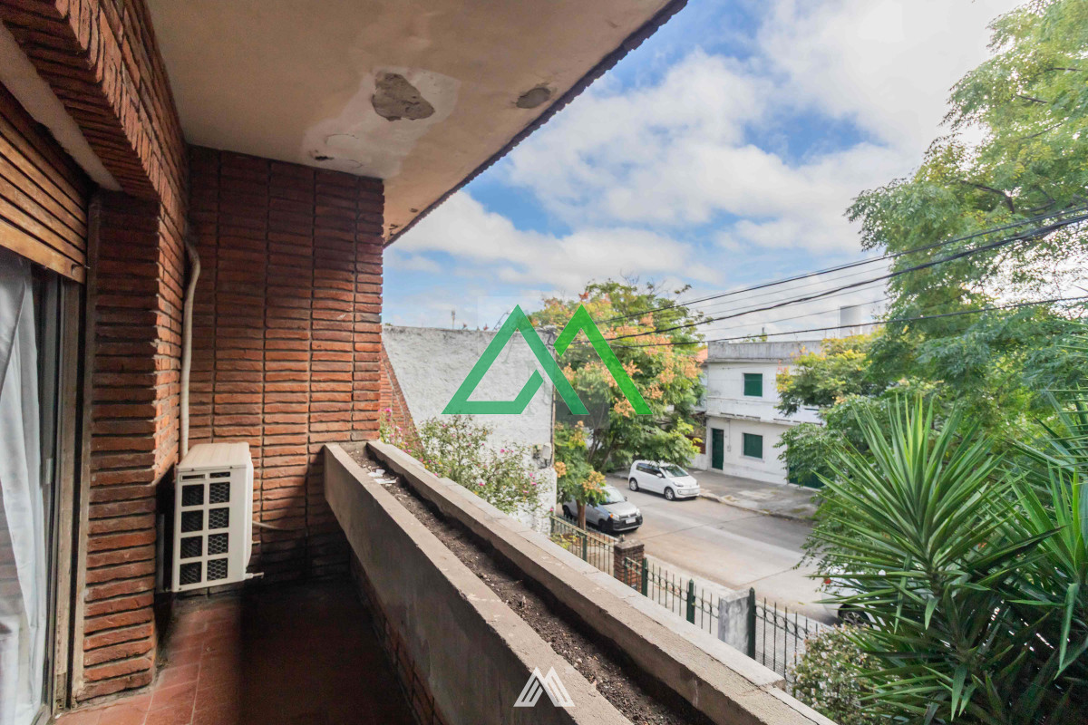 Casa ID.93 - Venta de casa 4 dormitorios, piscina , fondo en Parque Batlle