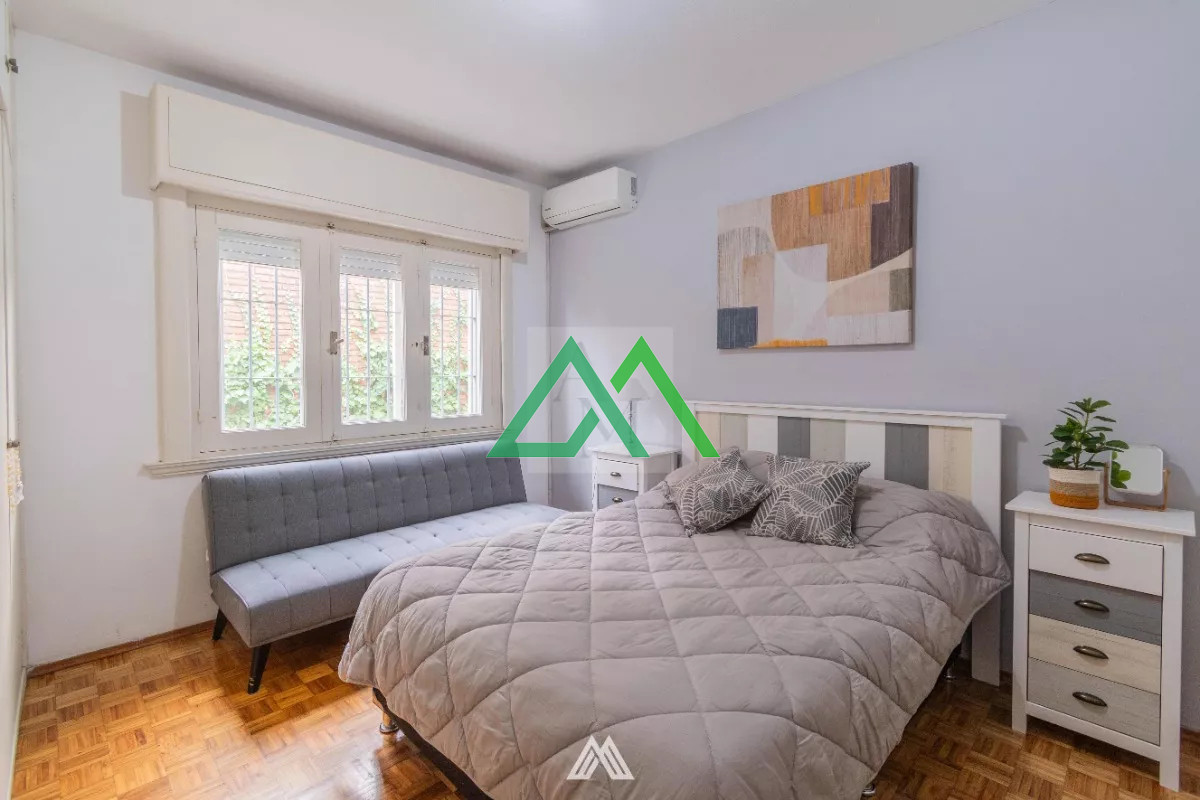 Casa ID.4 - Venta de ph altos a dos cuadras del mar, Malvin, tres dormitorios con garage.