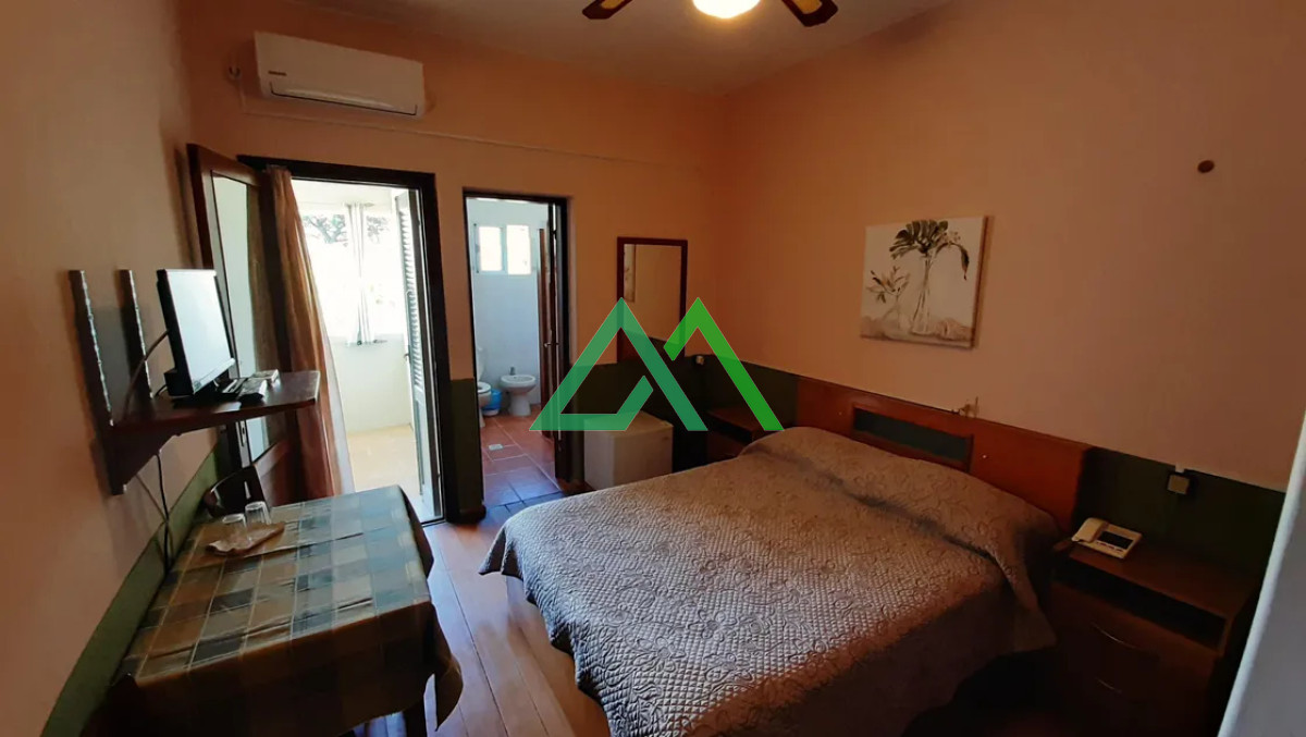 Hotel ID.19 - Venta de Hotel en Piriapolis a 120 metros de mar con exceente potencial!!!!