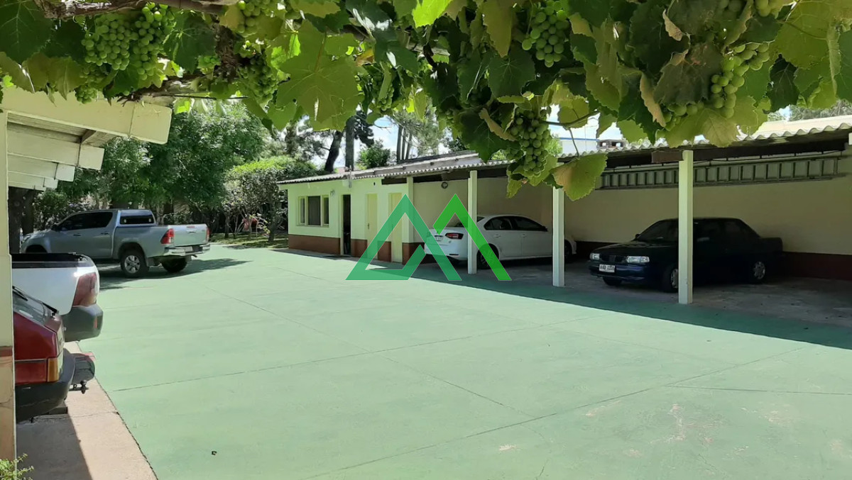 Hotel ID.19 - Venta de Hotel en Piriapolis a 120 metros de mar con exceente potencial!!!!
