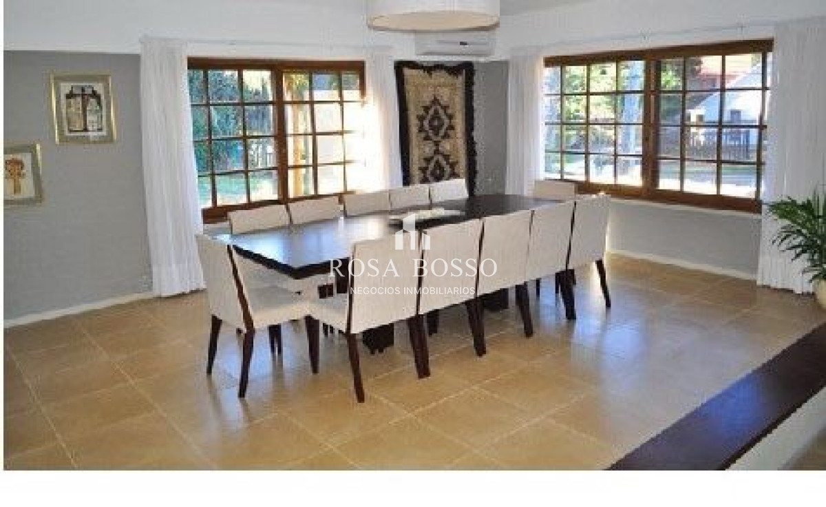 Apartamento ID.9728 - Casa Venta 5 dormitorios en Cantegril Punta del Este