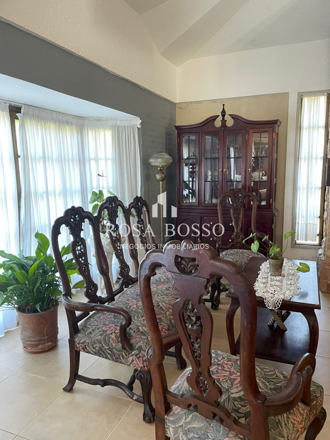 Apartamento ID.9728 - Casa Venta 5 dormitorios en Cantegril Punta del Este