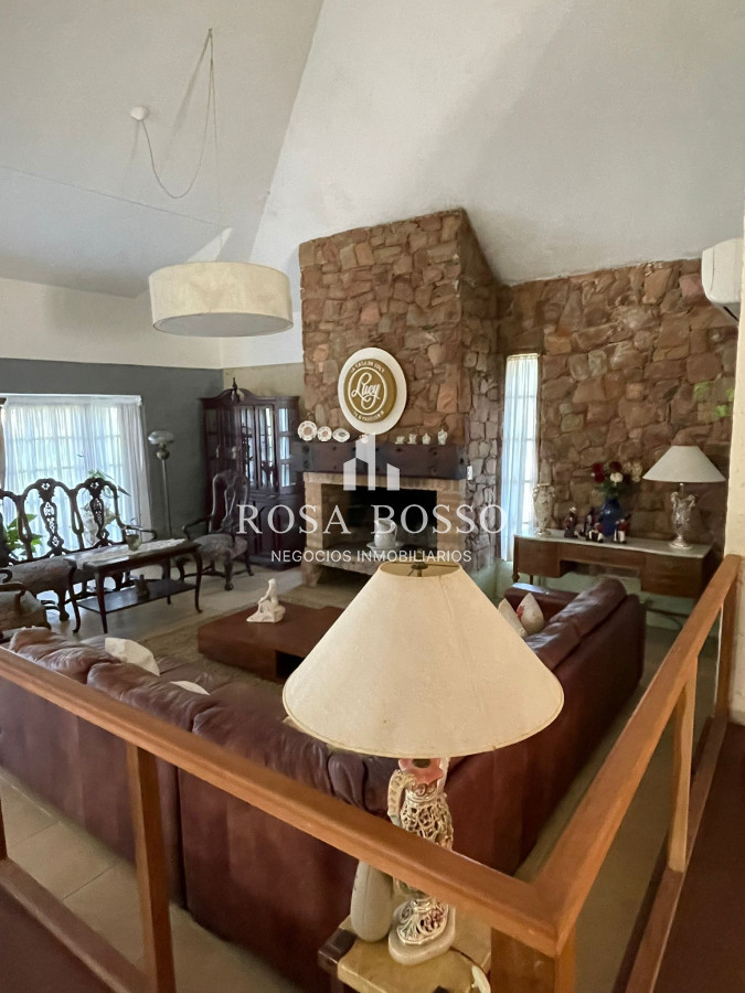 Apartamento ID.9728 - Casa Venta 5 dormitorios en Cantegril Punta del Este