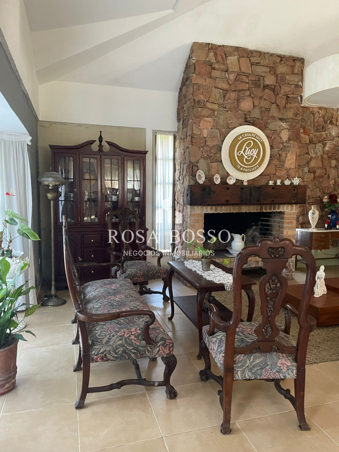 Apartamento ID.9728 - Casa Venta 5 dormitorios en Cantegril Punta del Este