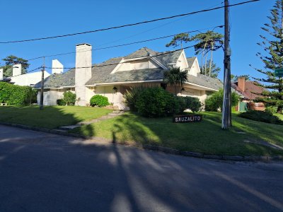 Hermosa casa a pasos de Playa Mansa – Parada 9, Punta del Este