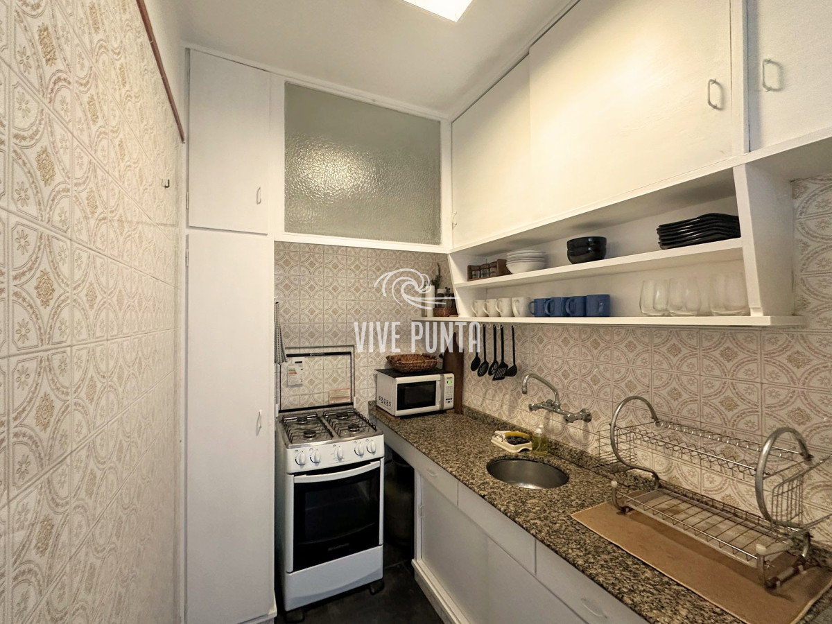 Apartamento ID.989 - Apartamento en venta en Punta del Este en parada 1 de la Brava 