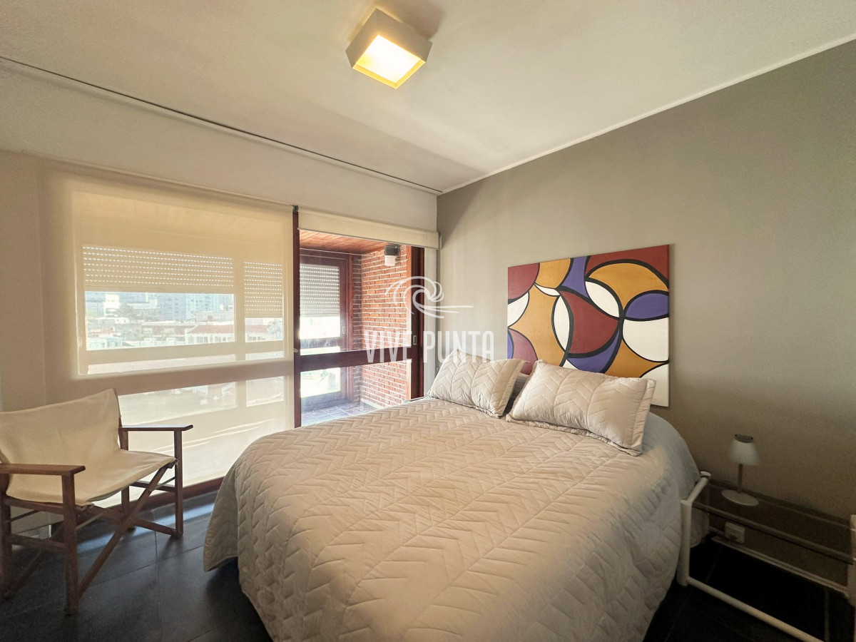 Apartamento ID.989 - Apartamento en venta en Punta del Este en parada 1 de la Brava 