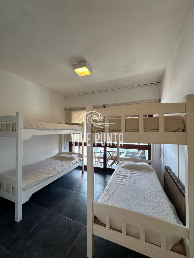 Apartamento ID.989 - Apartamento en venta en Punta del Este en parada 1 de la Brava 