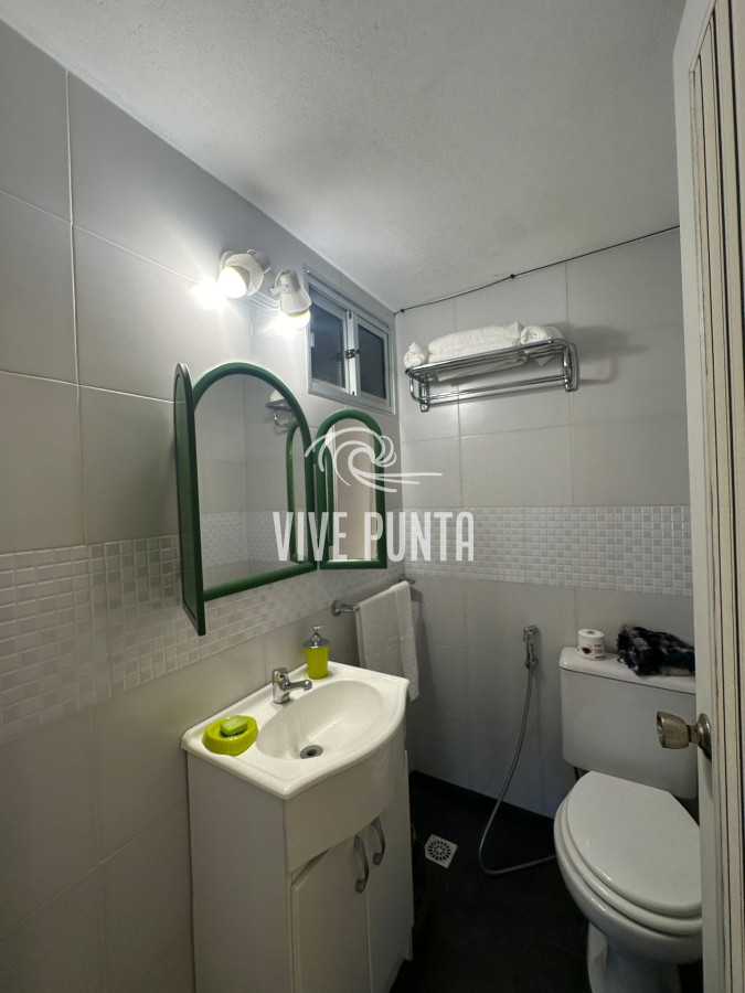 Apartamento ID.989 - Apartamento en venta en Punta del Este en parada 1 de la Brava 