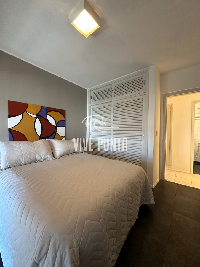 Apartamento ID.989 - Apartamento en venta en Punta del Este en parada 1 de la Brava 