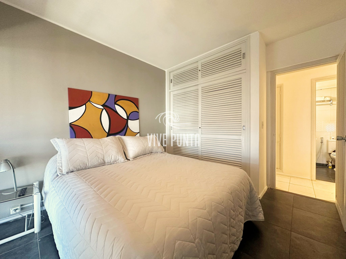 Apartamento ID.989 - Apartamento en venta en Punta del Este en parada 1 de la Brava 