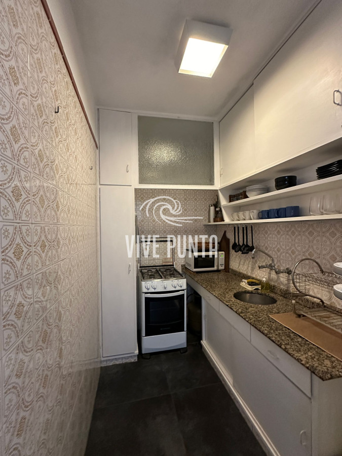 Apartamento ID.989 - Apartamento en venta en Punta del Este en parada 1 de la Brava 
